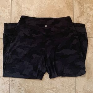 Lululemon Align Cropped Jogger - black camo